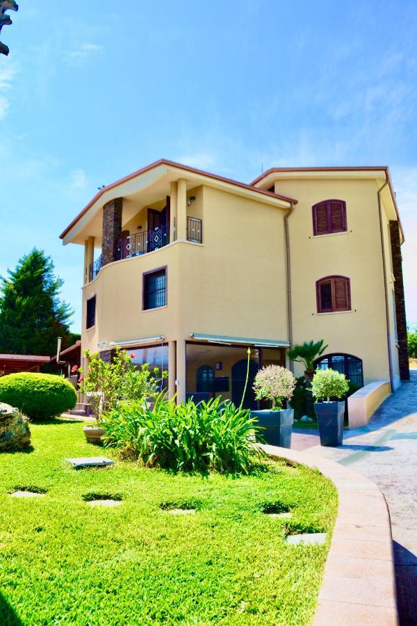 Villa Grisi ปาร์ตินิโก ภายนอก รูปภาพ